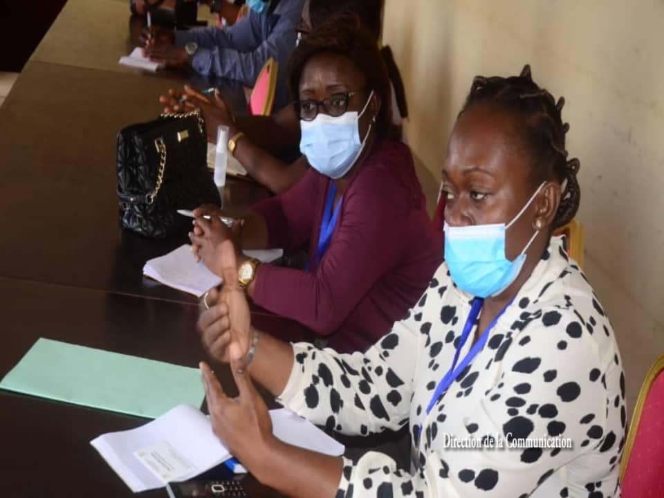 Séance de travail  avec les membres du copil et les directeurs généraux de la santé et ceux des affaires