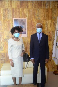 Visite de courtoisie du chargé d'affaires togolais au Maire de Libreville 