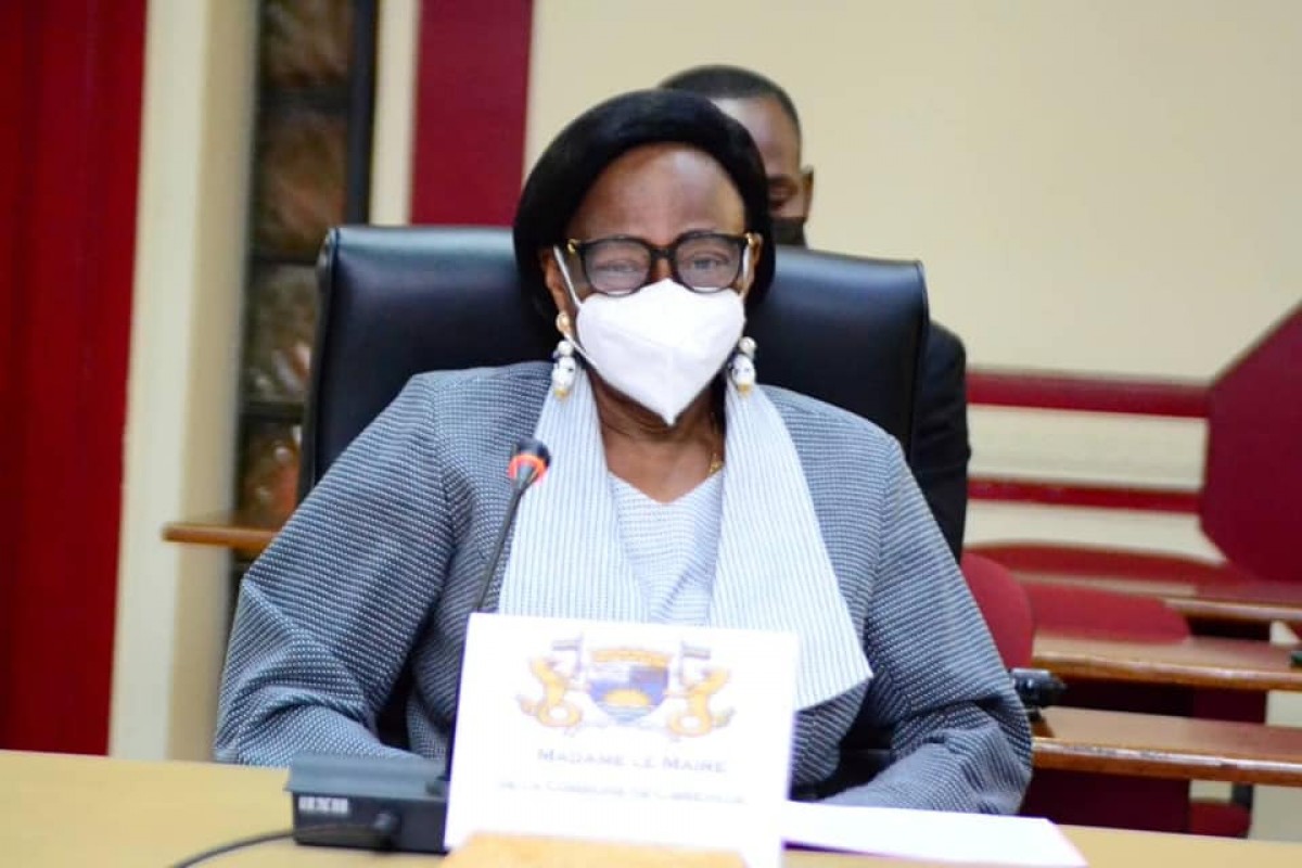 Le maire de Libreville a réuni la commission des permis de construire, incluant le directeur de l’ANUTTC et le président de l’ordre des architectes.